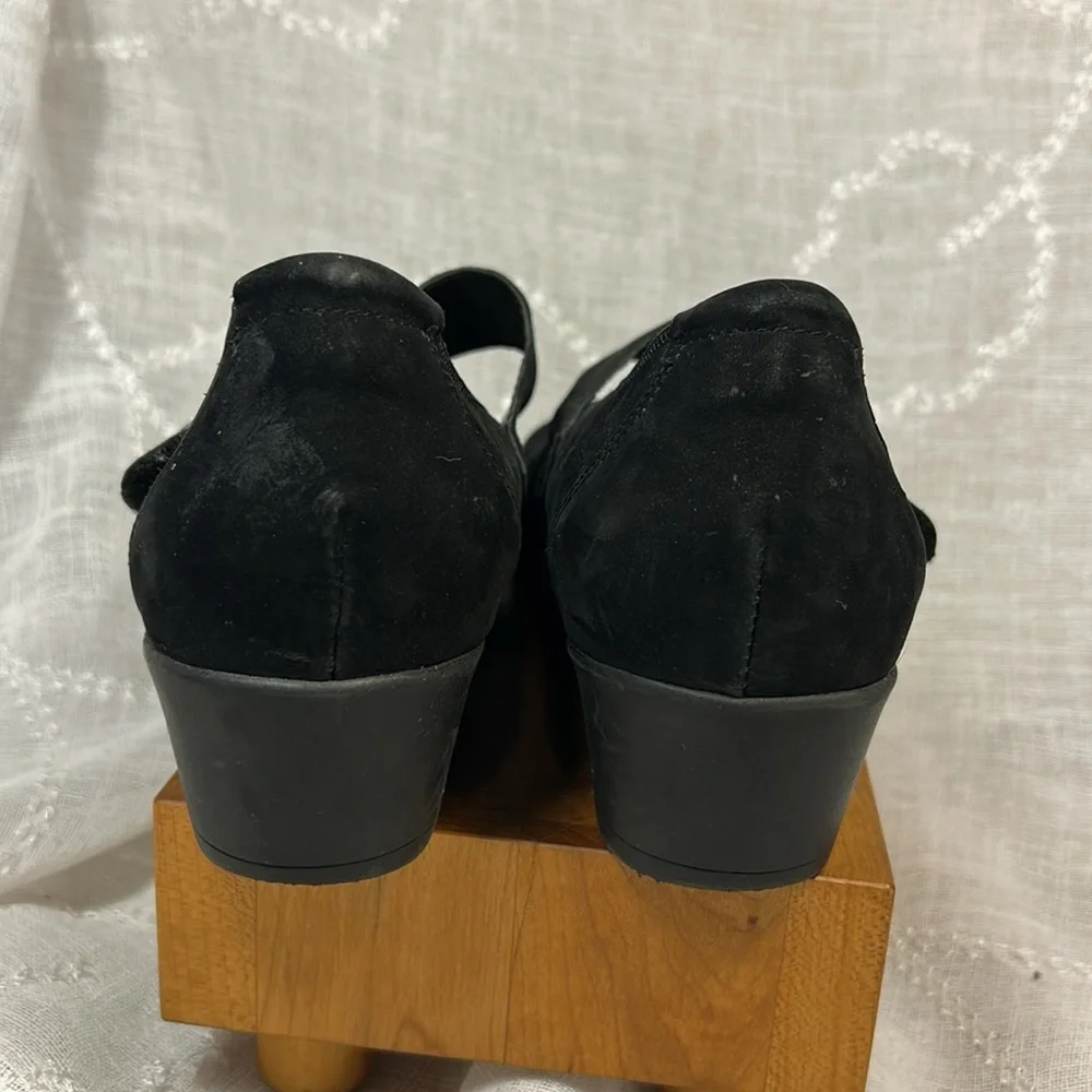 Waldlaufer almost new leather slight wedge shoes